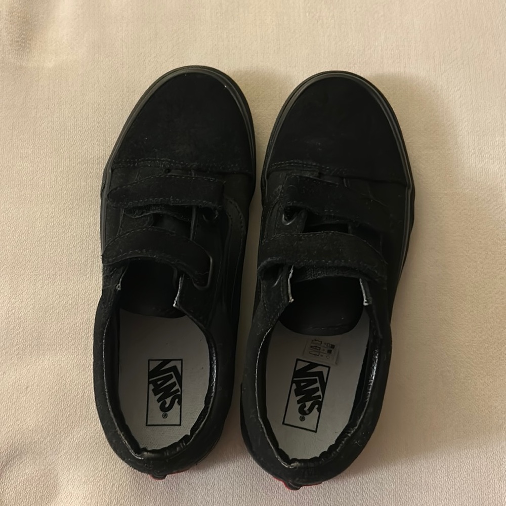 Vans Kids old school V shoe size 5 US juniors. New, never worn.
